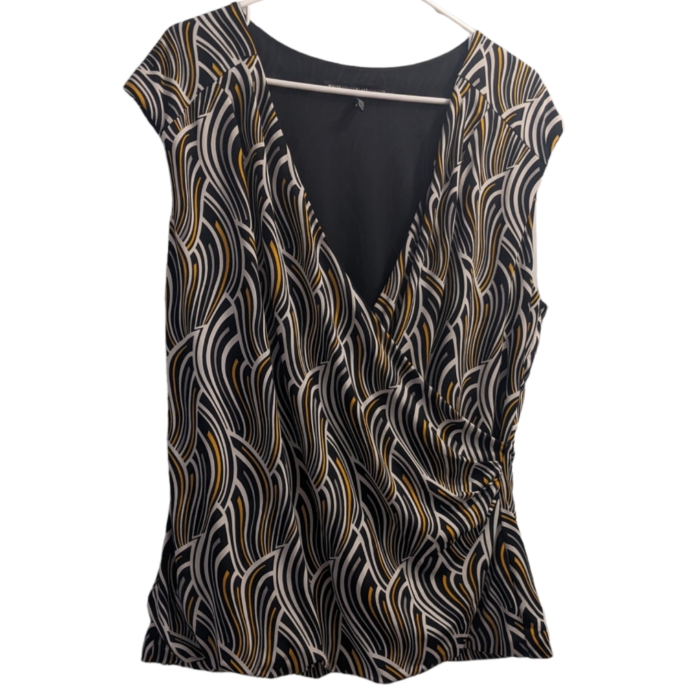 💥 White House Black Market Abstract Crossover Top